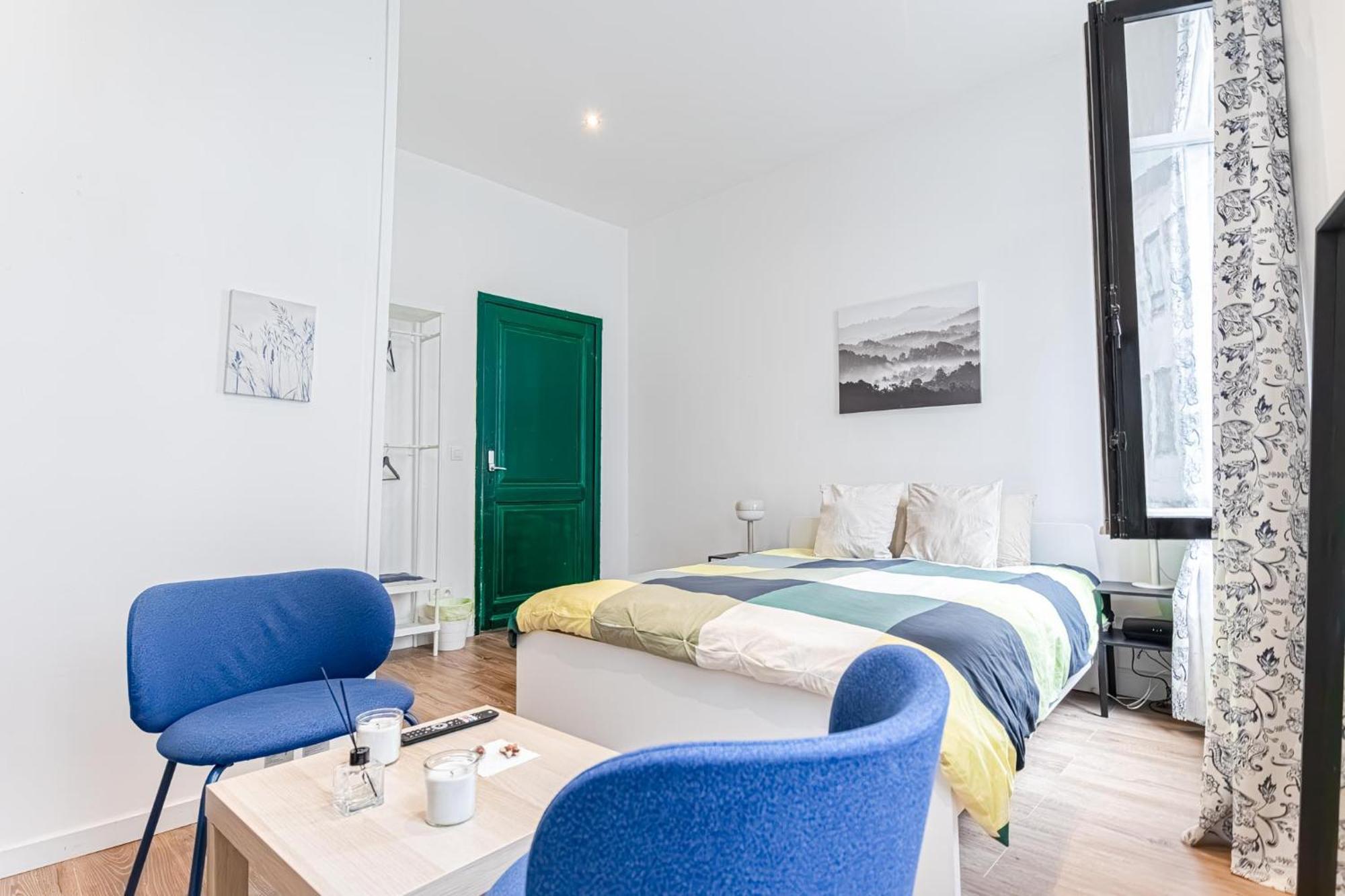 6 Stylish & Comfortable , Heart Of Gand