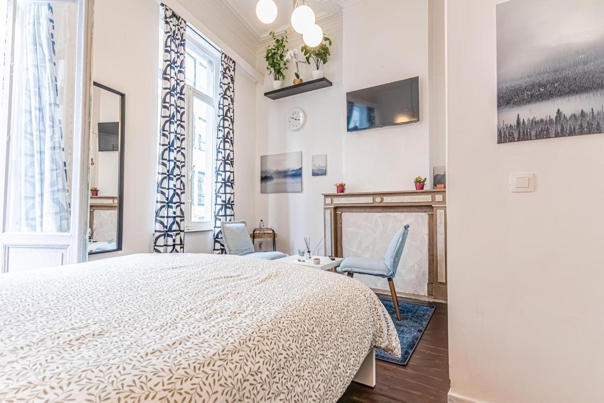 6 Stylish & Comfortable , Heart Of Apartment *